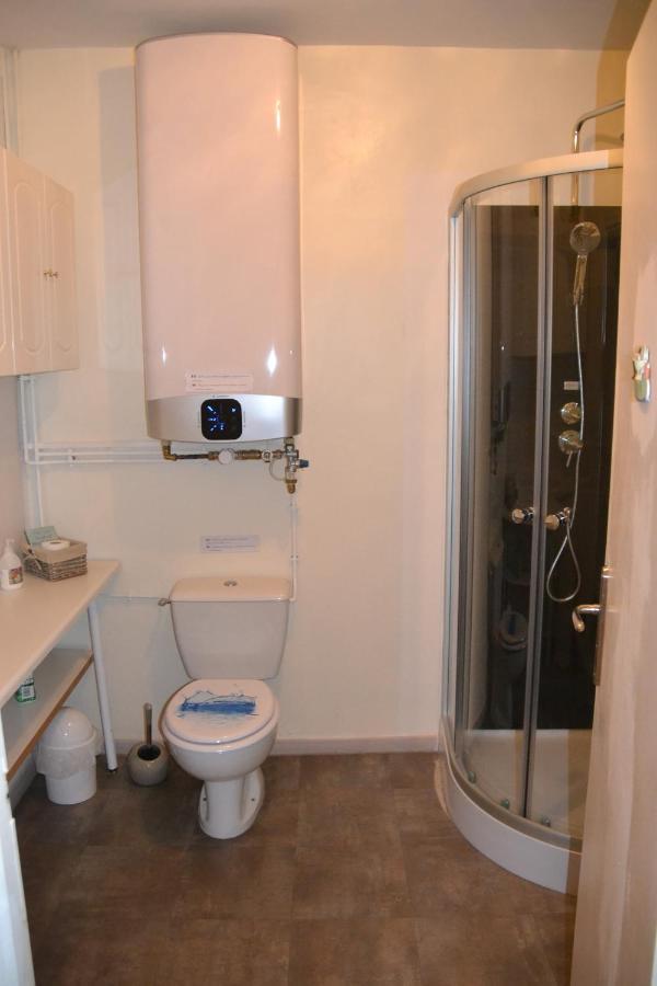 St Jean Du Gard : Spacious Apartment With Use Of Pool Saint-Jean-du-Gard Exterior foto